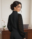Comprar blusa social feminina renda preto para looks sofisticados no trabalho ou eventos barato AMARO