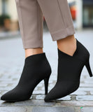 Comprar bota feminina cano curto com salto fino e bico elegante para looks urbanos sofisticados barato AREZZO
