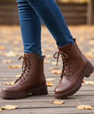 Comprar bota feminina tratorada de couro legítimo com solado robusto e cano curto para estilo urbano com conforto ANELLIMN