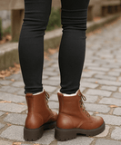Comprar bota feminina tratorada de couro legítimo com solado robusto e cano curto para estilo urbano com conforto ANELLIMN