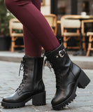 Comprar bota feminina tratorada forrada coturno com salto grosso e cano alto para inverno com conforto térmico e estilo urbano em promoção VIA MARTE