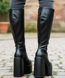 Comprar bota plataforma cano alto feminina em couro sintético com salto grosso para looks ousados e elegantes de inverno barato VIZZANO