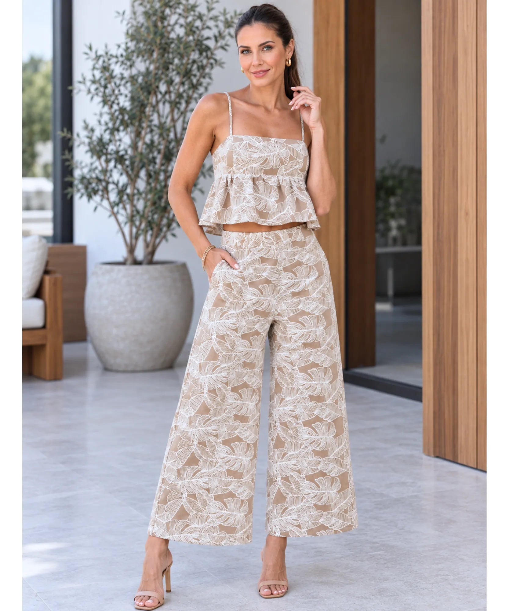 Women's embroidered crop top and pants set in beige
