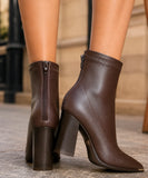 Comprar bota feminina cano curto de couro com salto grosso e zíper traseiro para looks elegantes e confortáveis no inverno barato DAFITI  