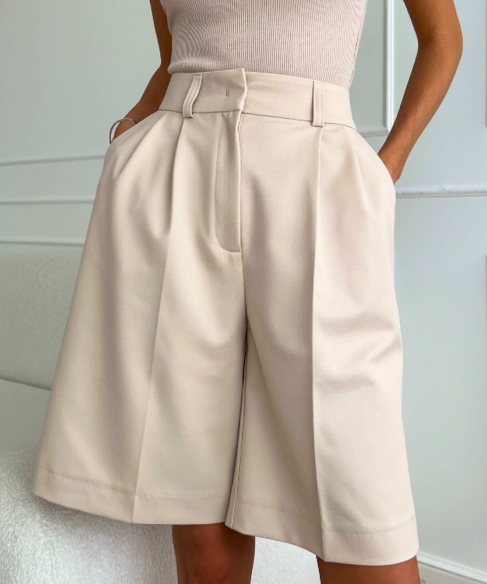 Comprar bermuda feminina alfaiataria cintura alta pregas modelagem solta elegante para trabalho barato ANELLIMN