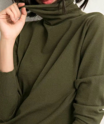 Comprar blusa de malha feminina verde gola alta em tricot macio com fio cashmere para looks elegantes no outono e inverno em promoção ZARA
