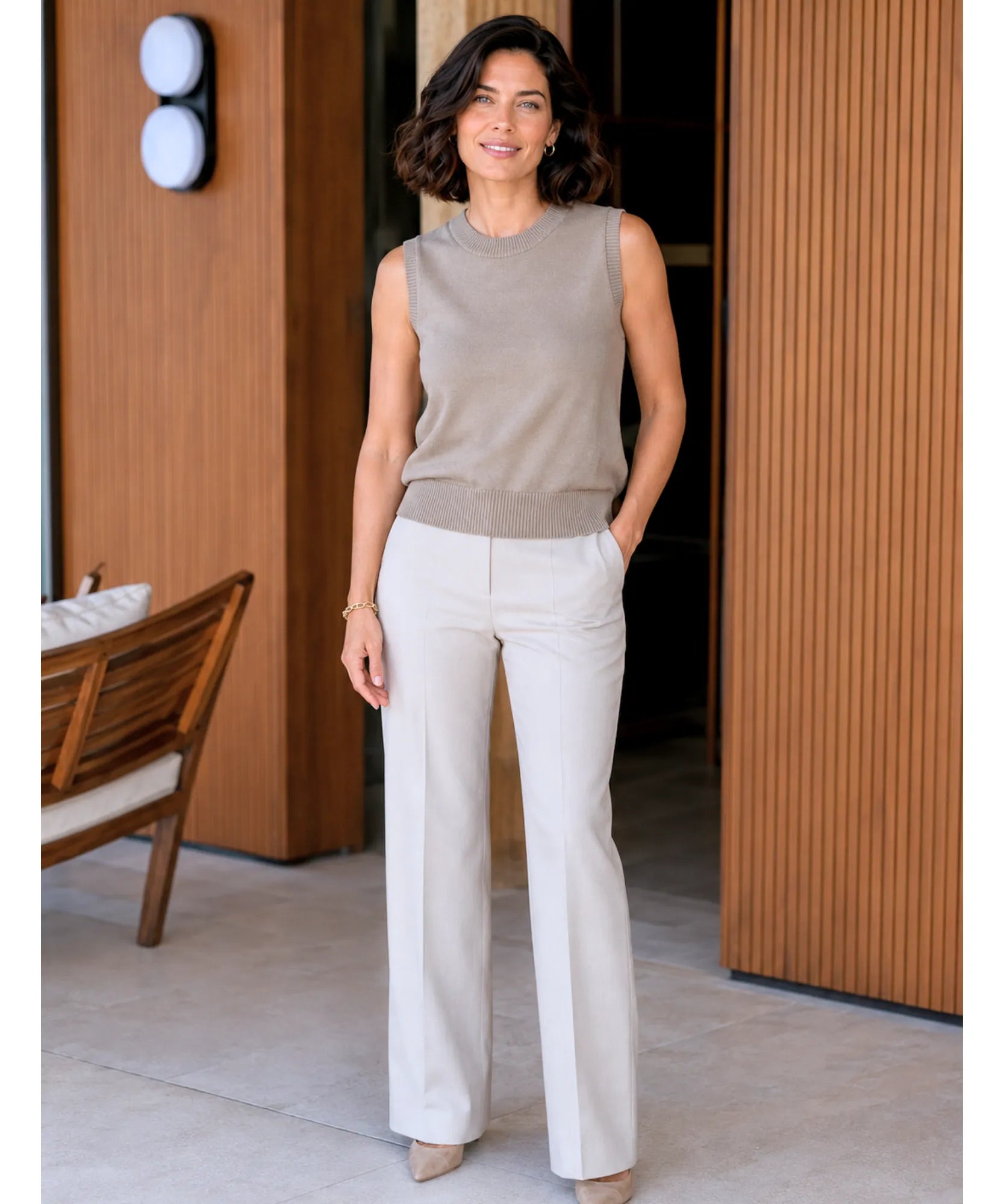 Women's oversized ribbed sweater vest in Taupe