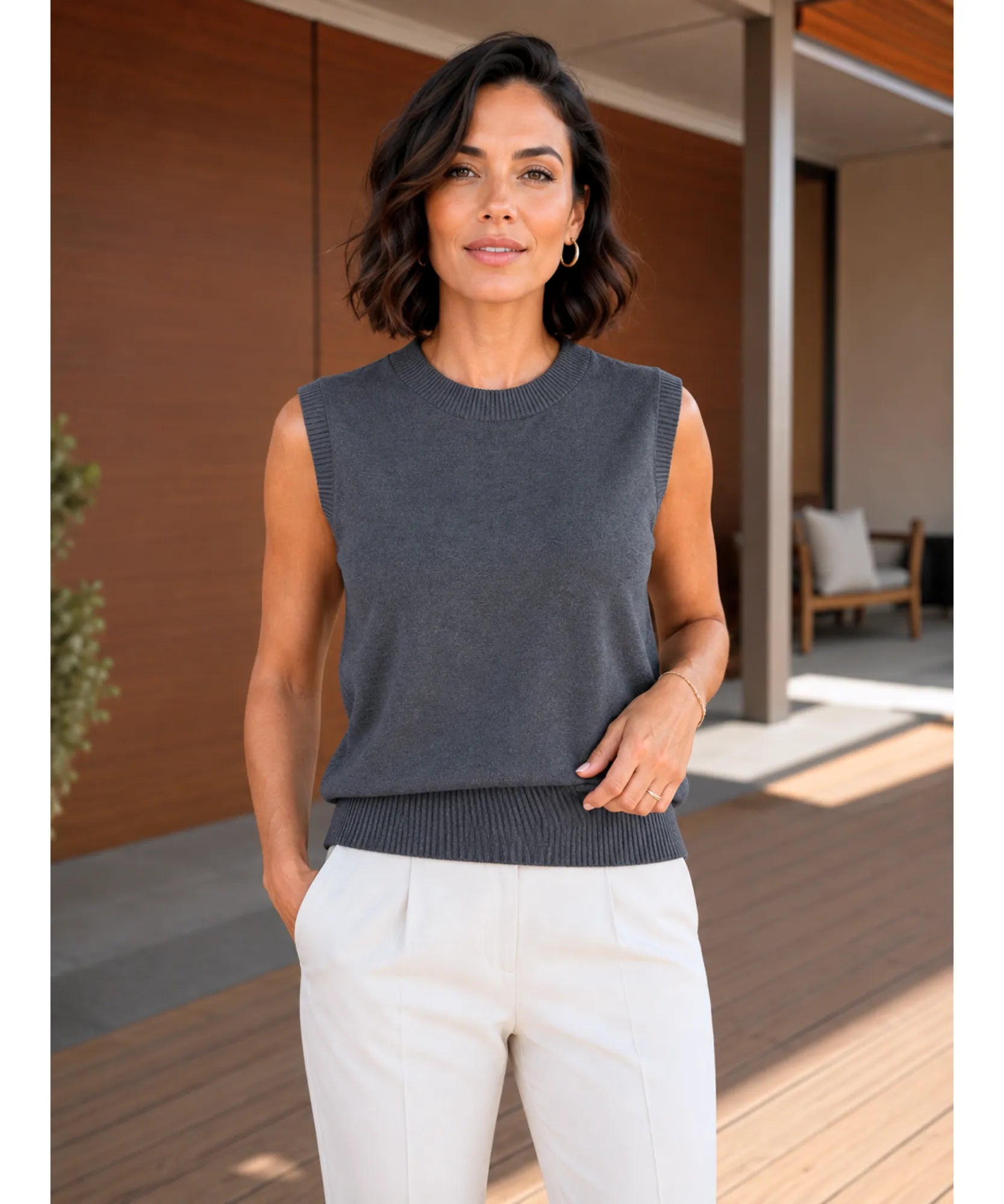 Women's oversized ribbed sweater vest in Light Grey