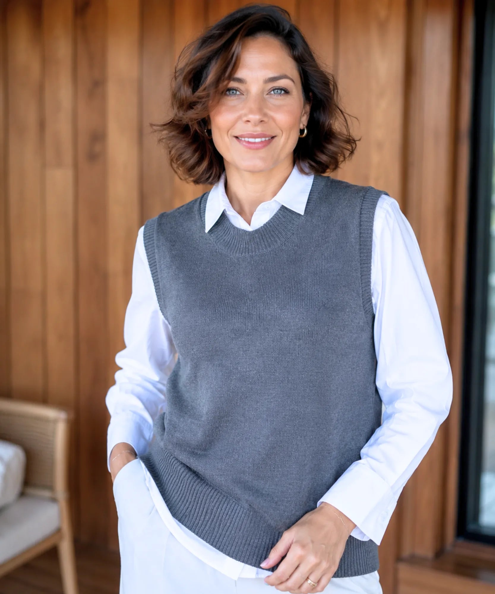 Women's oversized ribbed sweater vest in Light Grey