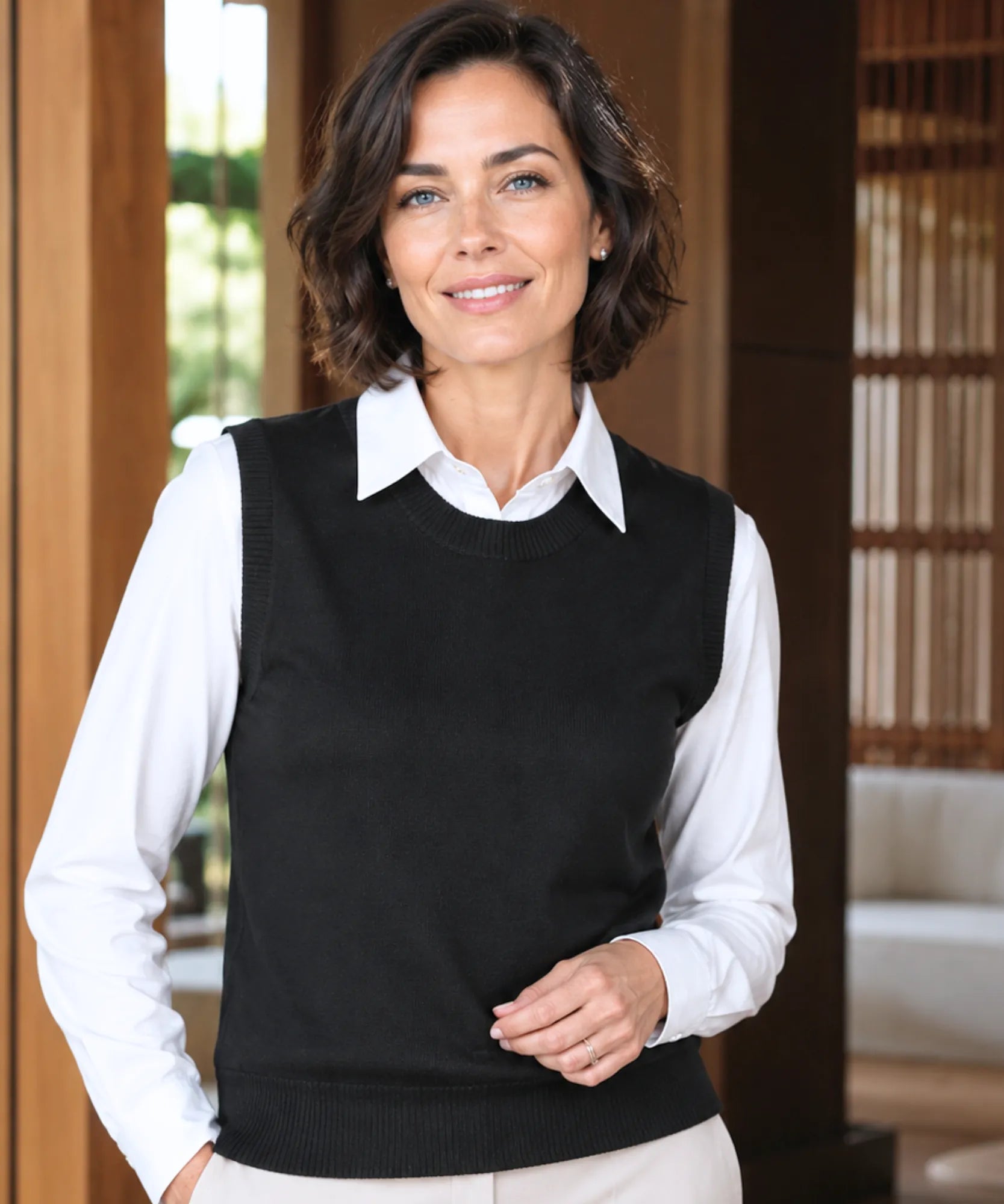 Women's oversized ribbed sweater vest in Black