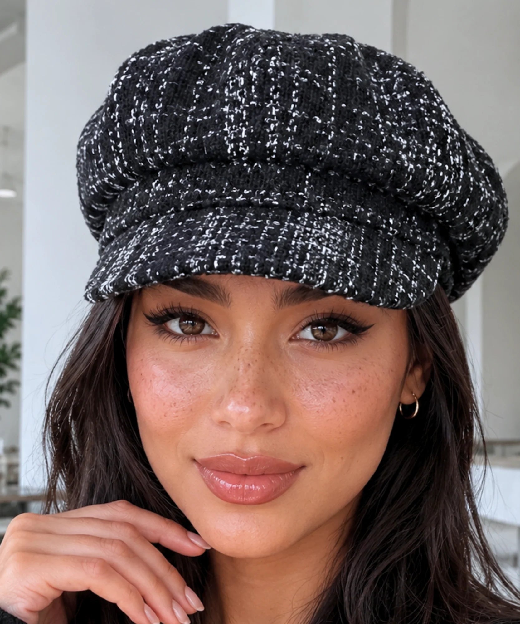 Women's Black and White Tweed Wool Newsboy Cap