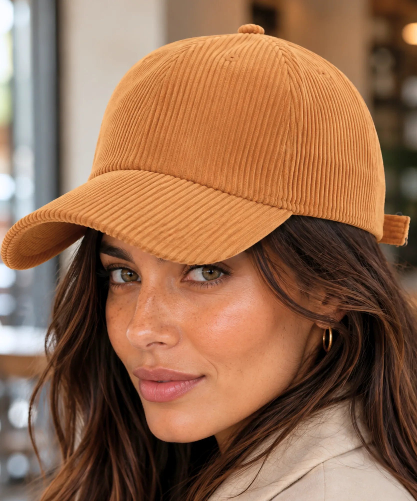 Women's corduroy baseball cap in camel