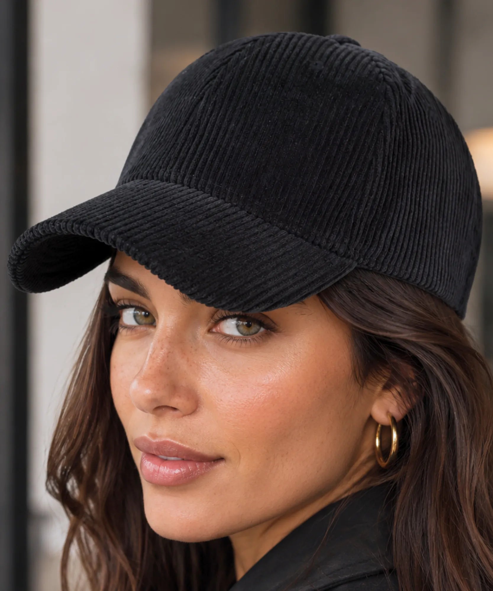 Women's corduroy baseball cap in black, side view