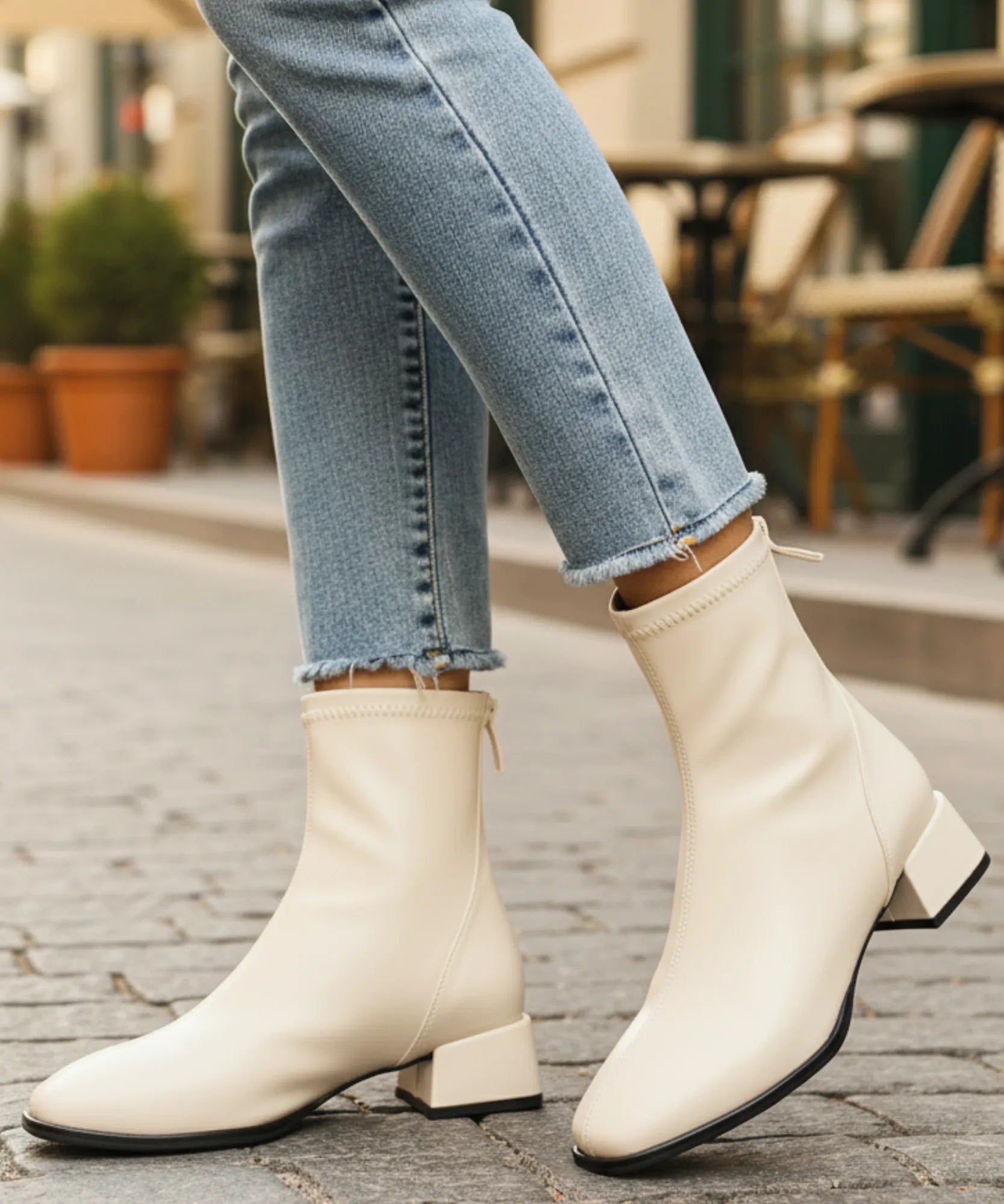 Comprar bota bico quadrado feminina cano curto couro sintético stretch salto bloco promoção AREZZO