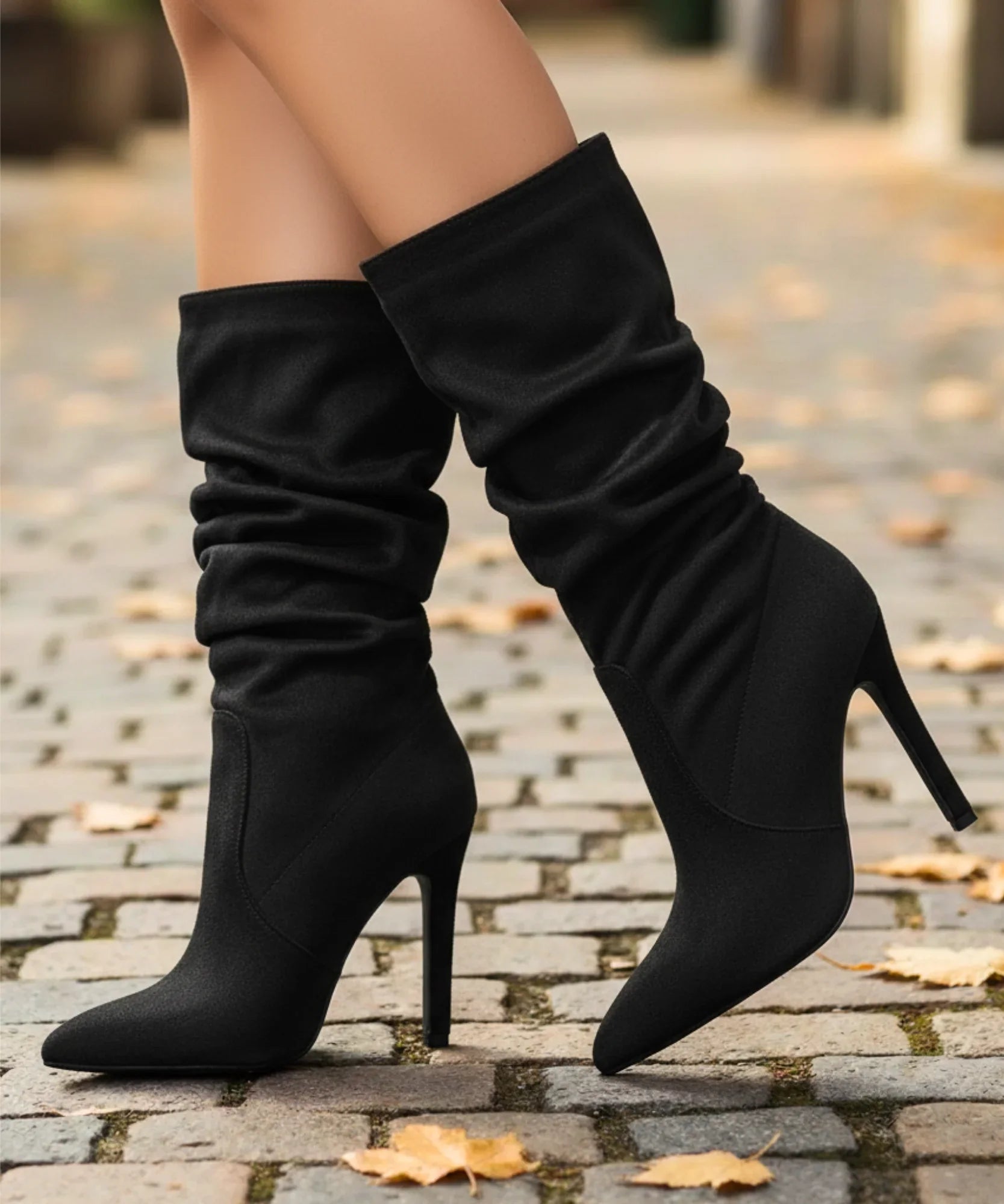 Comprar bota cano medio feminina salto fino bico fino suede franzida barato ou em promoção