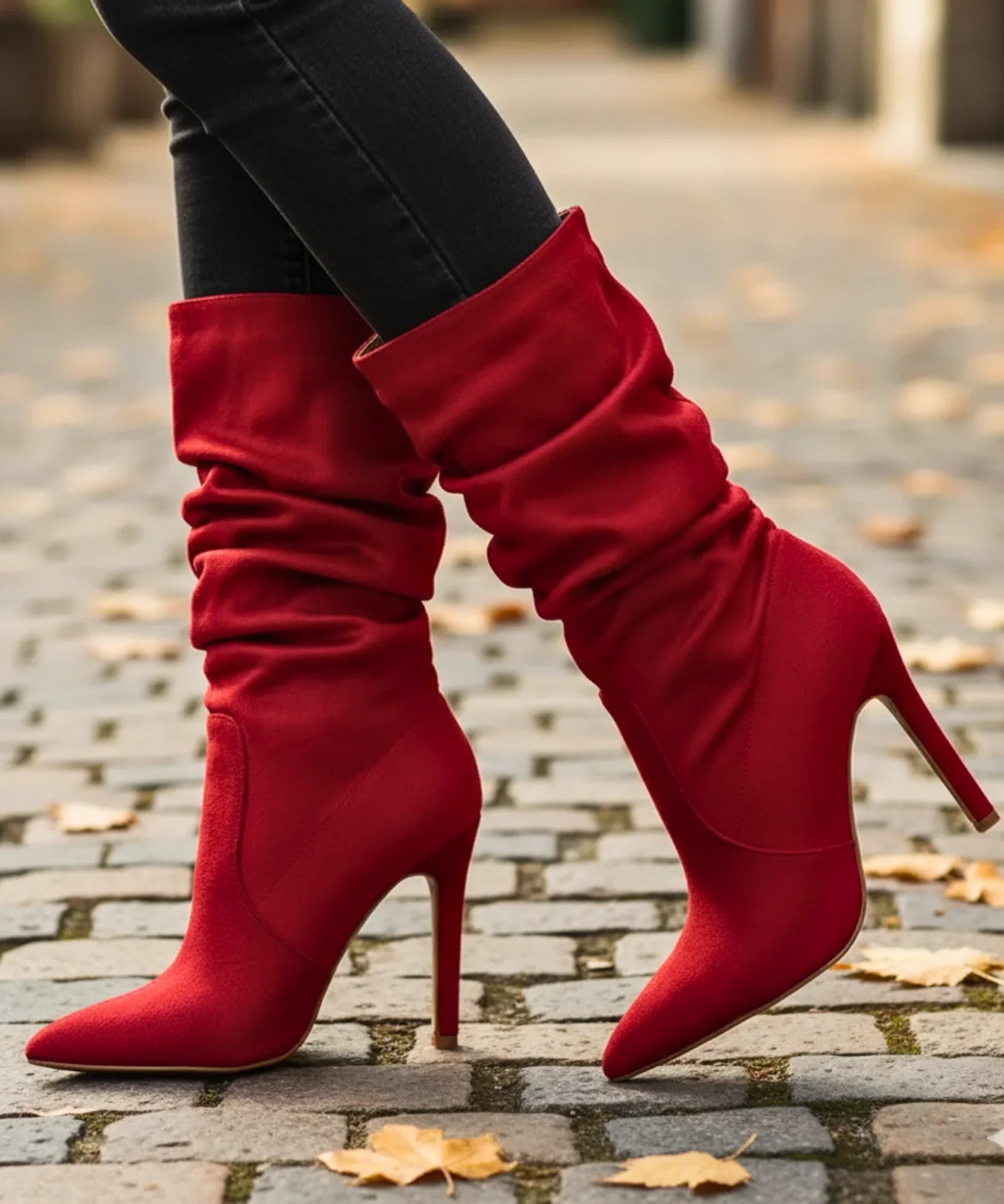 Comprar bota cano medio feminina salto fino bico fino suede franzida barato ou em promoção