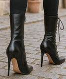 Comprar bota feminina com salto fino preto bico fino e cadarço frontal ajustável para looks ousados de inverno elegante em promoção VIZZANO
