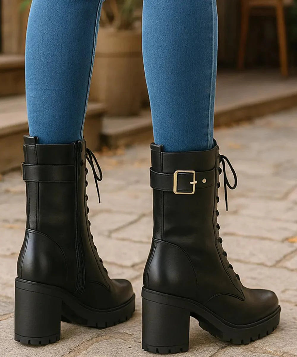 Comprar bota feminina tratorada forrada coturno com salto grosso e cano alto para inverno com conforto térmico e estilo urbano em promoção  VIA MARTE