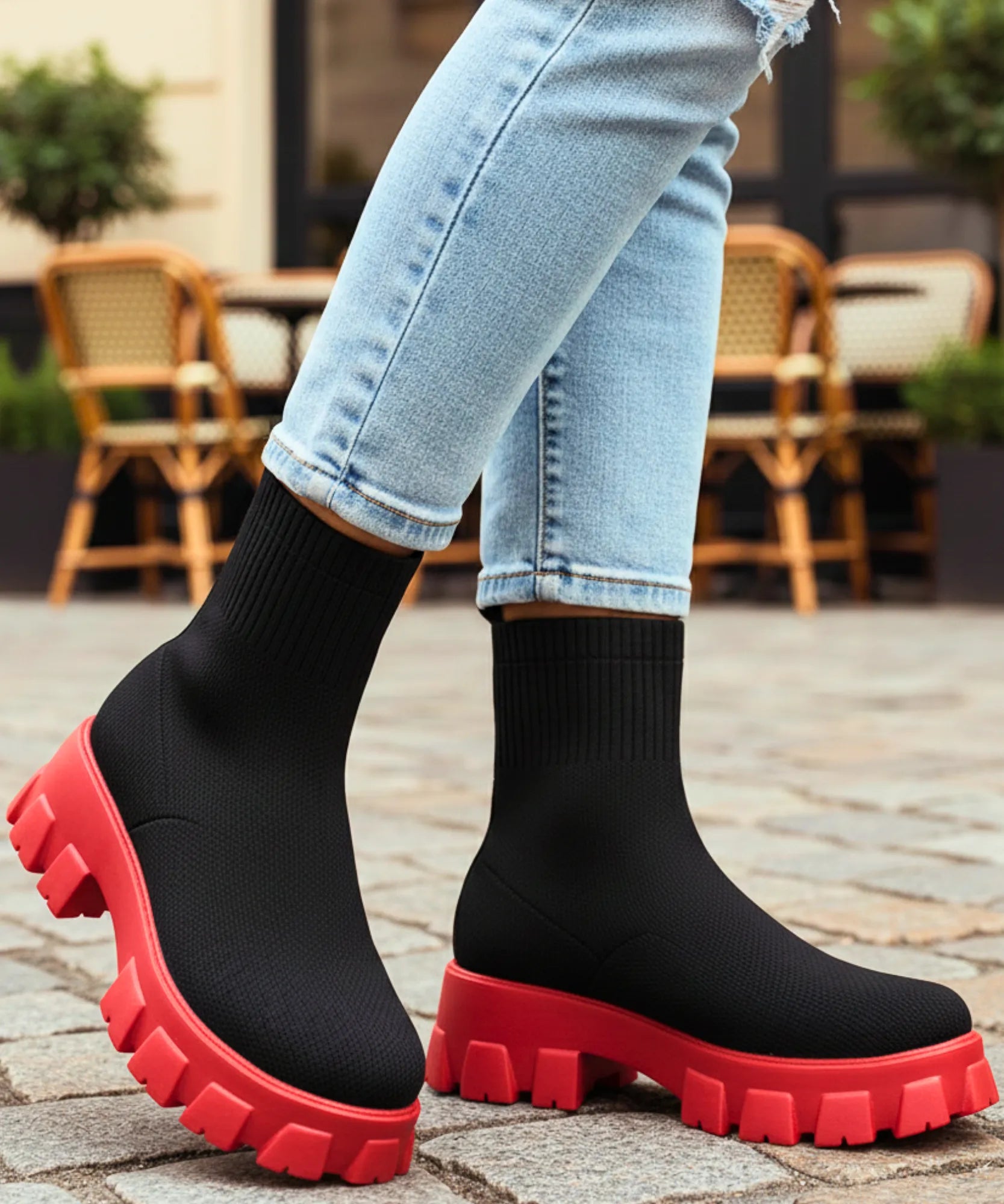 Comprar Bota feminina tratorada knit para inverno urbano com conforto térmico, cano médio elástico e solado antiderrapante promoção AREZZO