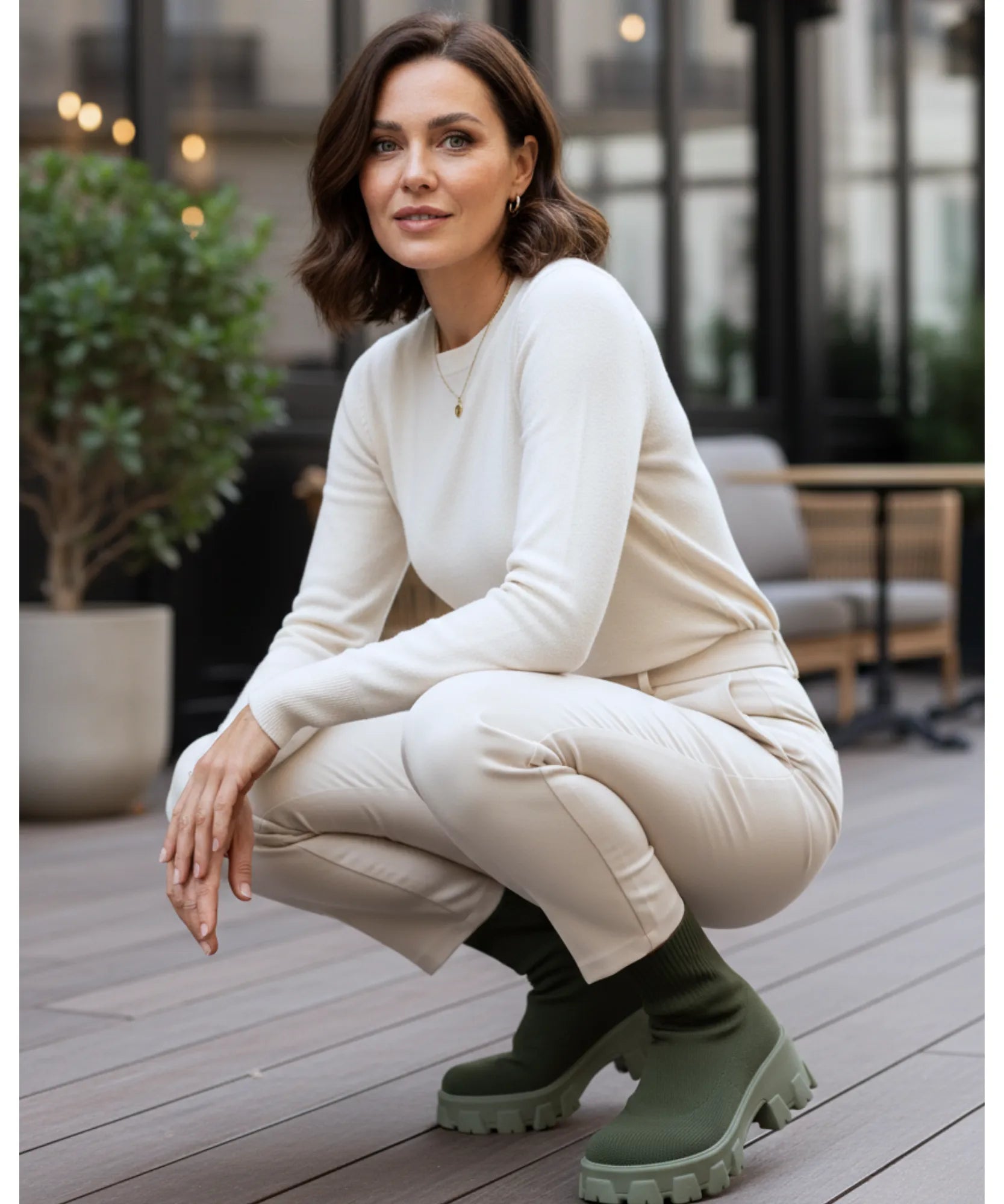 Comprar Bota feminina tratorada knit para inverno urbano com conforto térmico, cano médio elástico e solado antiderrapante promoção AREZZO