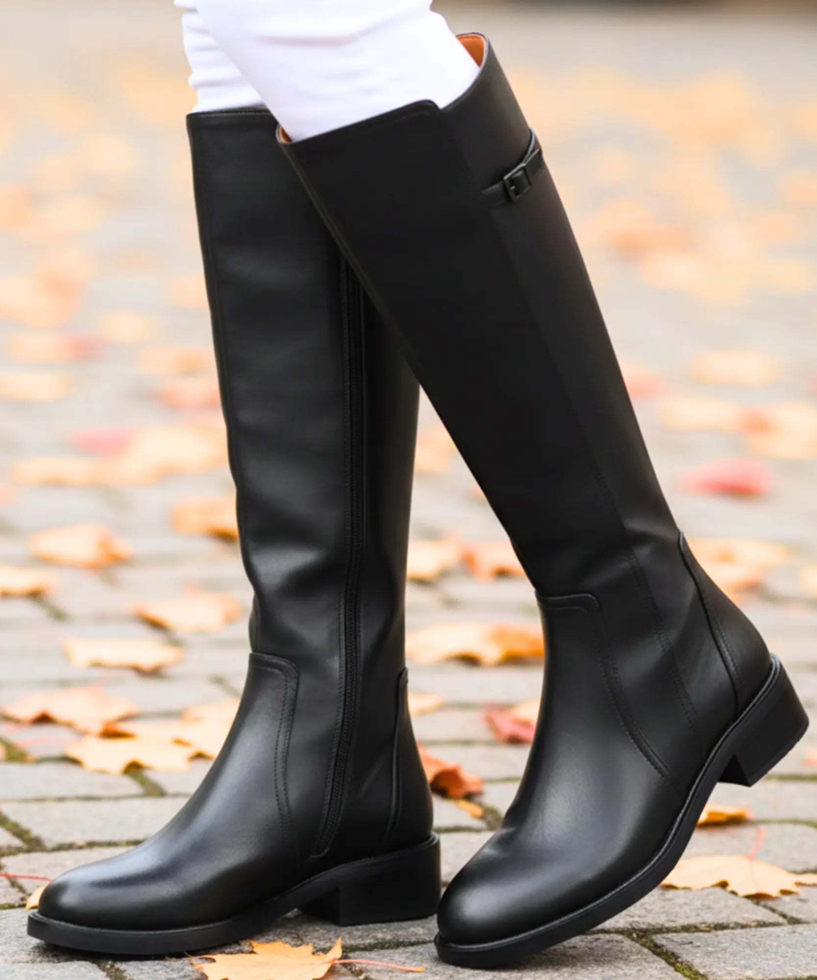 Comprar bota montaria feminina cano alto couro sintético salto bloco fivela decorativa zíper lateral barata AREZZO