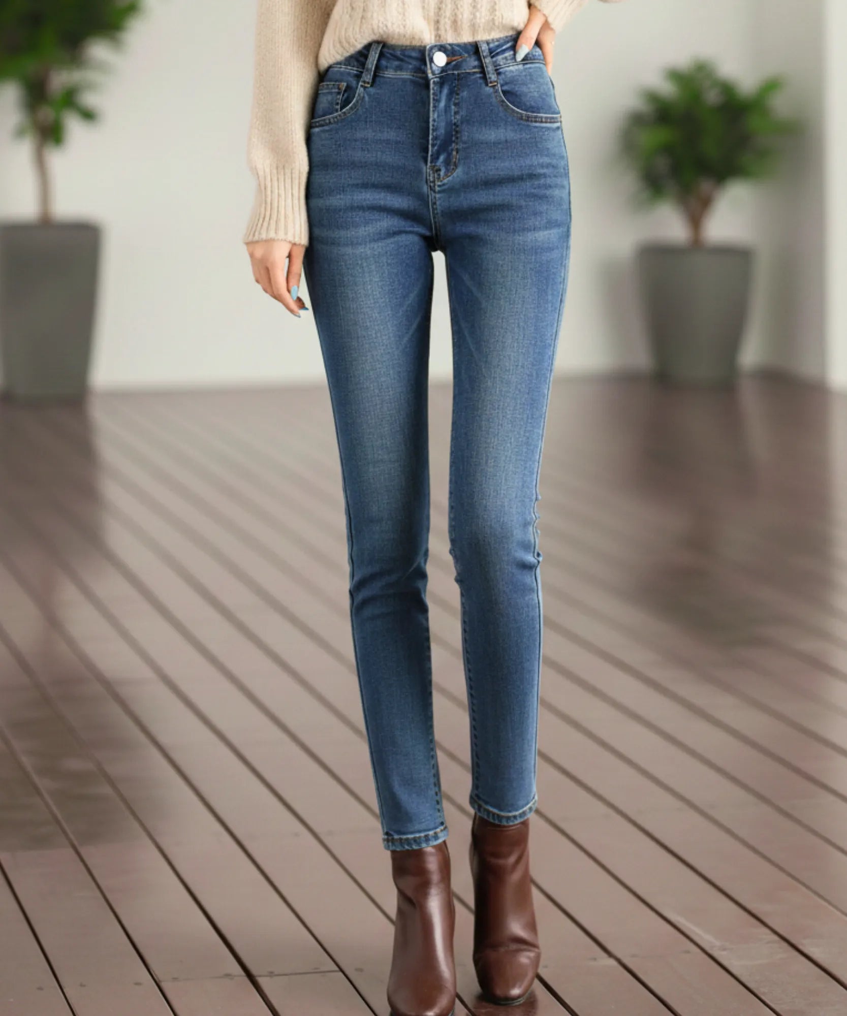 Women's Skinny Fleece-Lined Jeans in Medium Wash