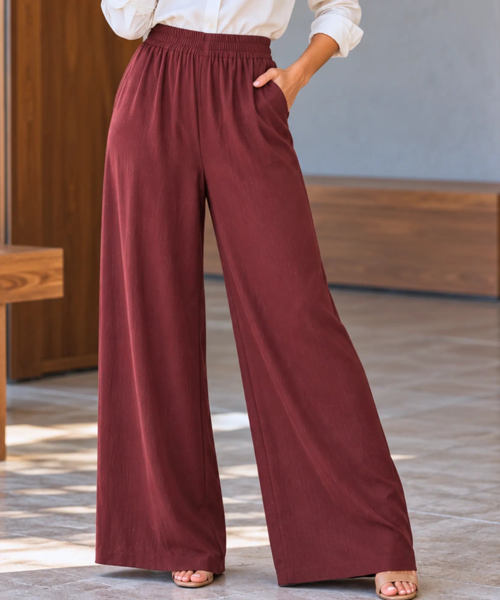Mahogany wide leg pants with elastic waistband and side pockets