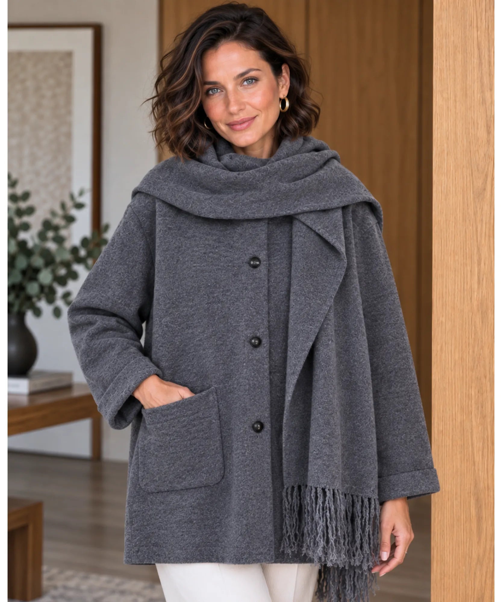 Women's short coat with front buttons and scarf in grey
