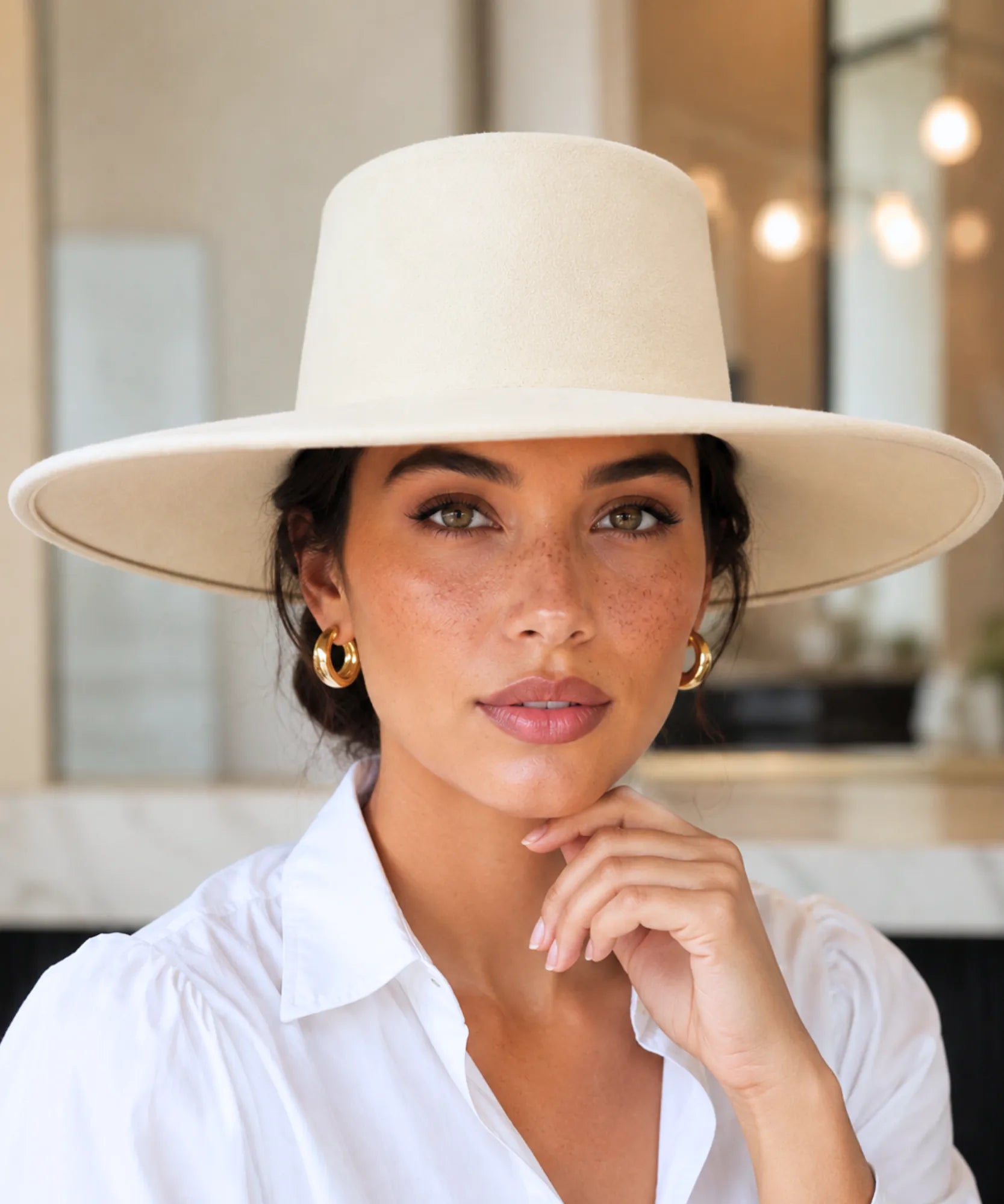 Women's wide-brim structured felt hat in ivory