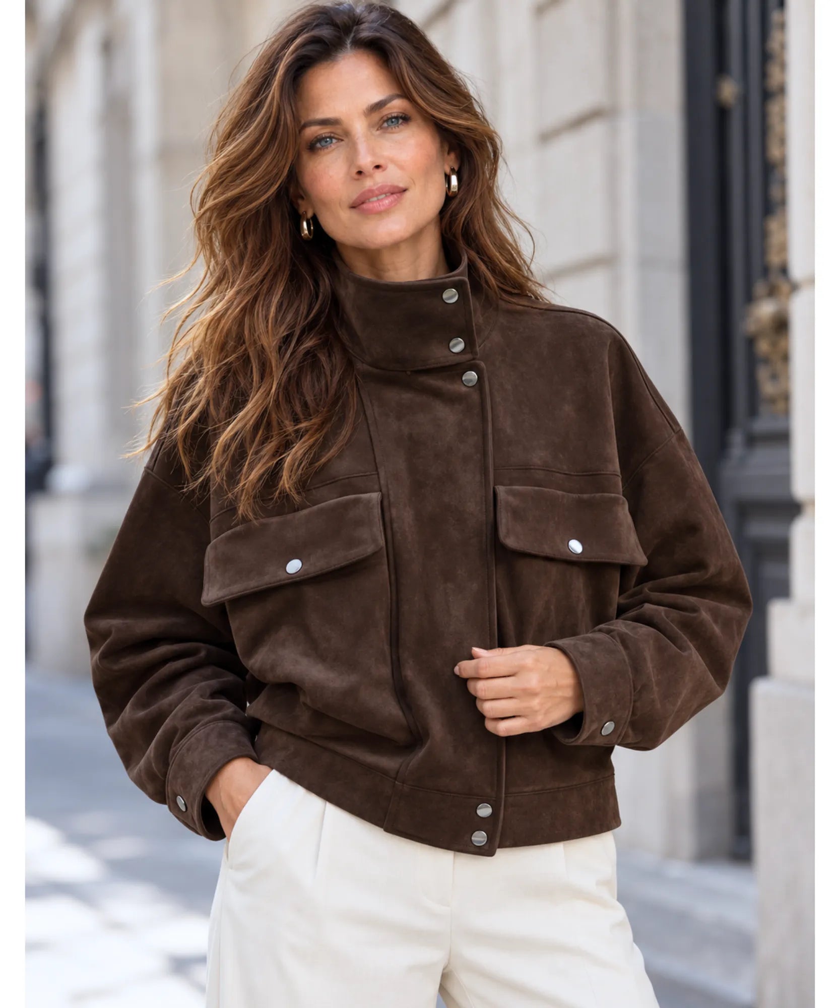 Women's brown suede jacket, detail of the snap funnel neck