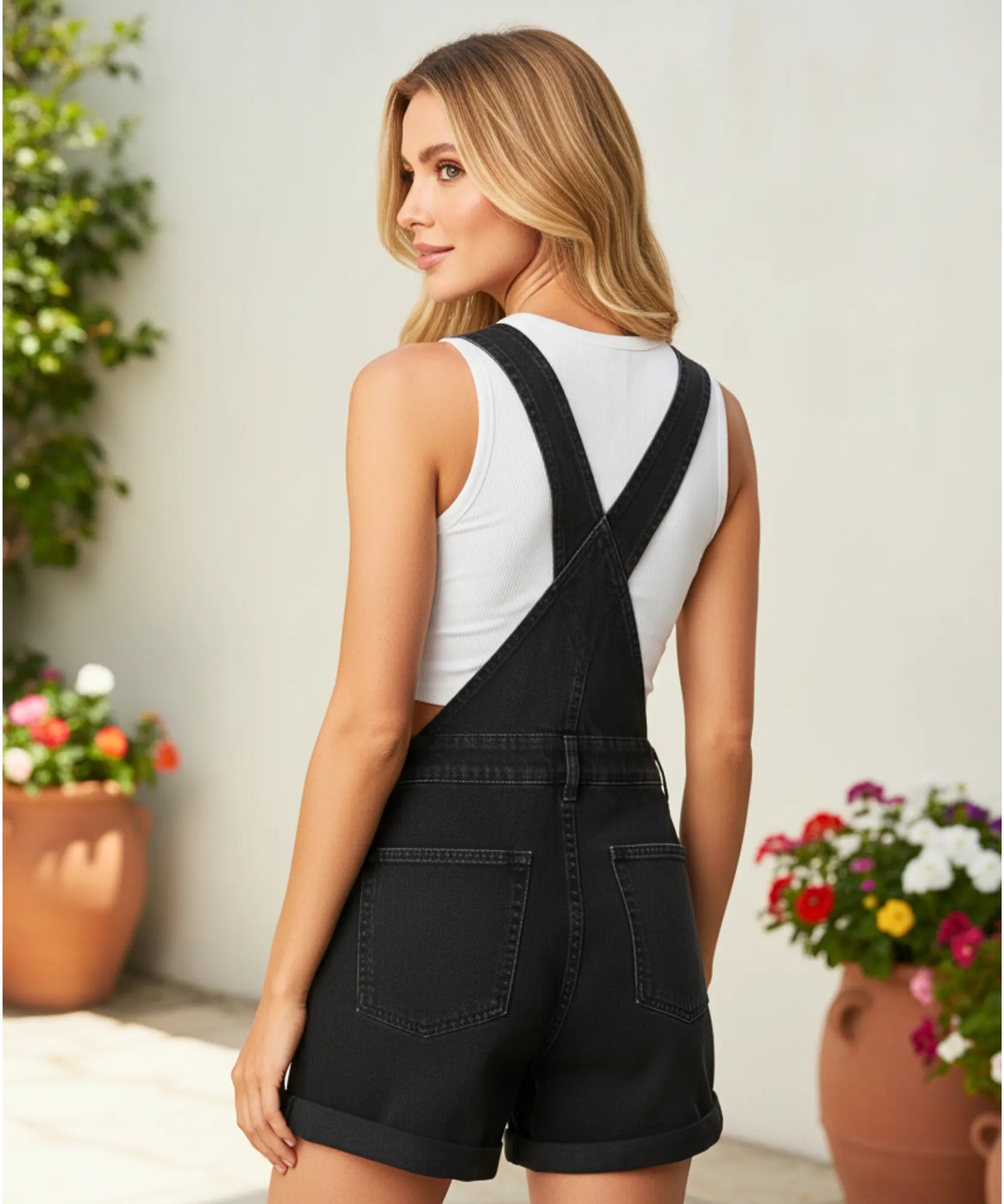 Comprar macaquinho feminino jardineira preto short curto com bolsos alça ajustável casual verão em promoção ZARA