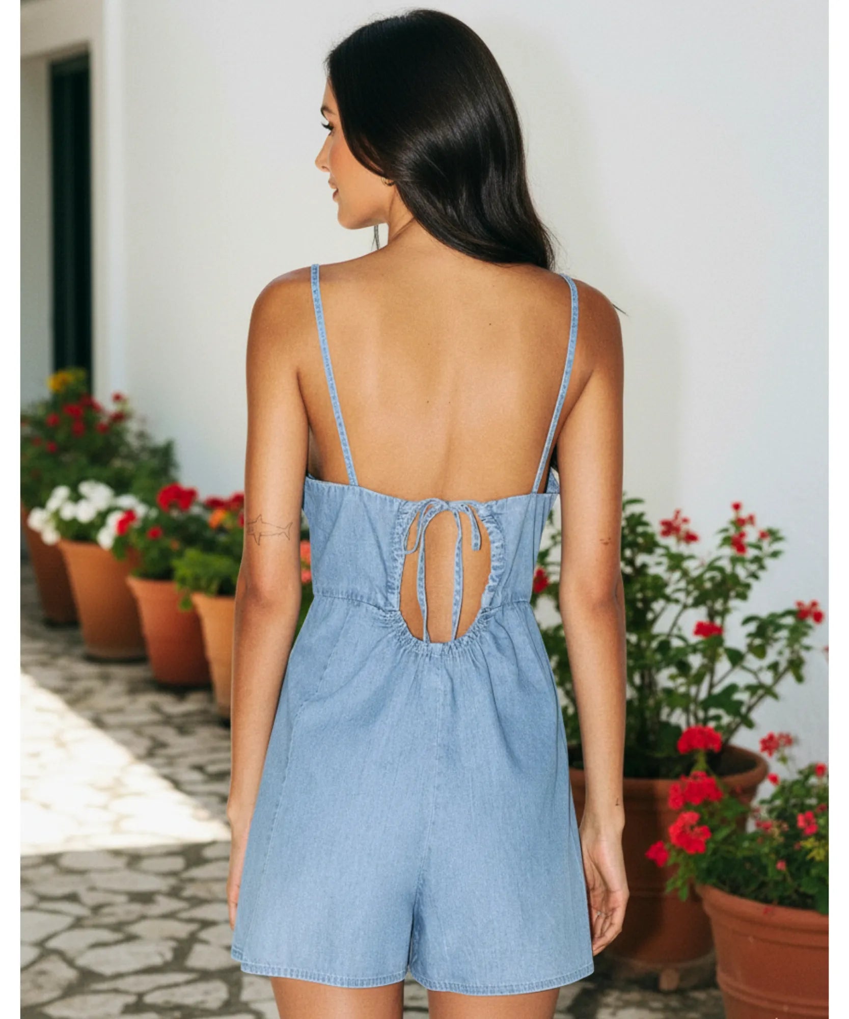 Comprar macaquinho feminino jeans com amarração frontal alça fina short soltinho casual verão em promoção ZARA

