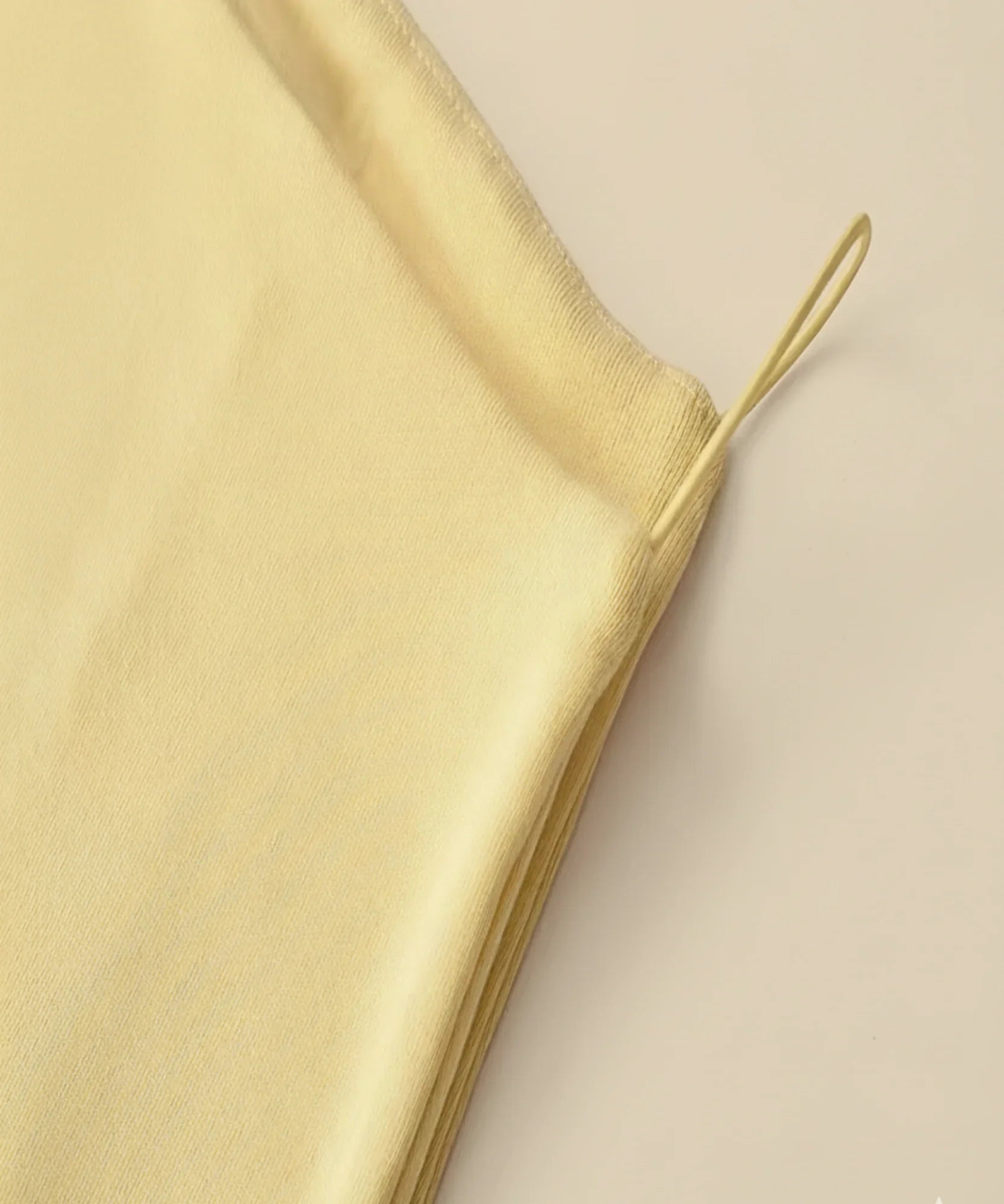 Comprar regata feminina básica alças finas decote reto modal ajustada corpo barato ZARA