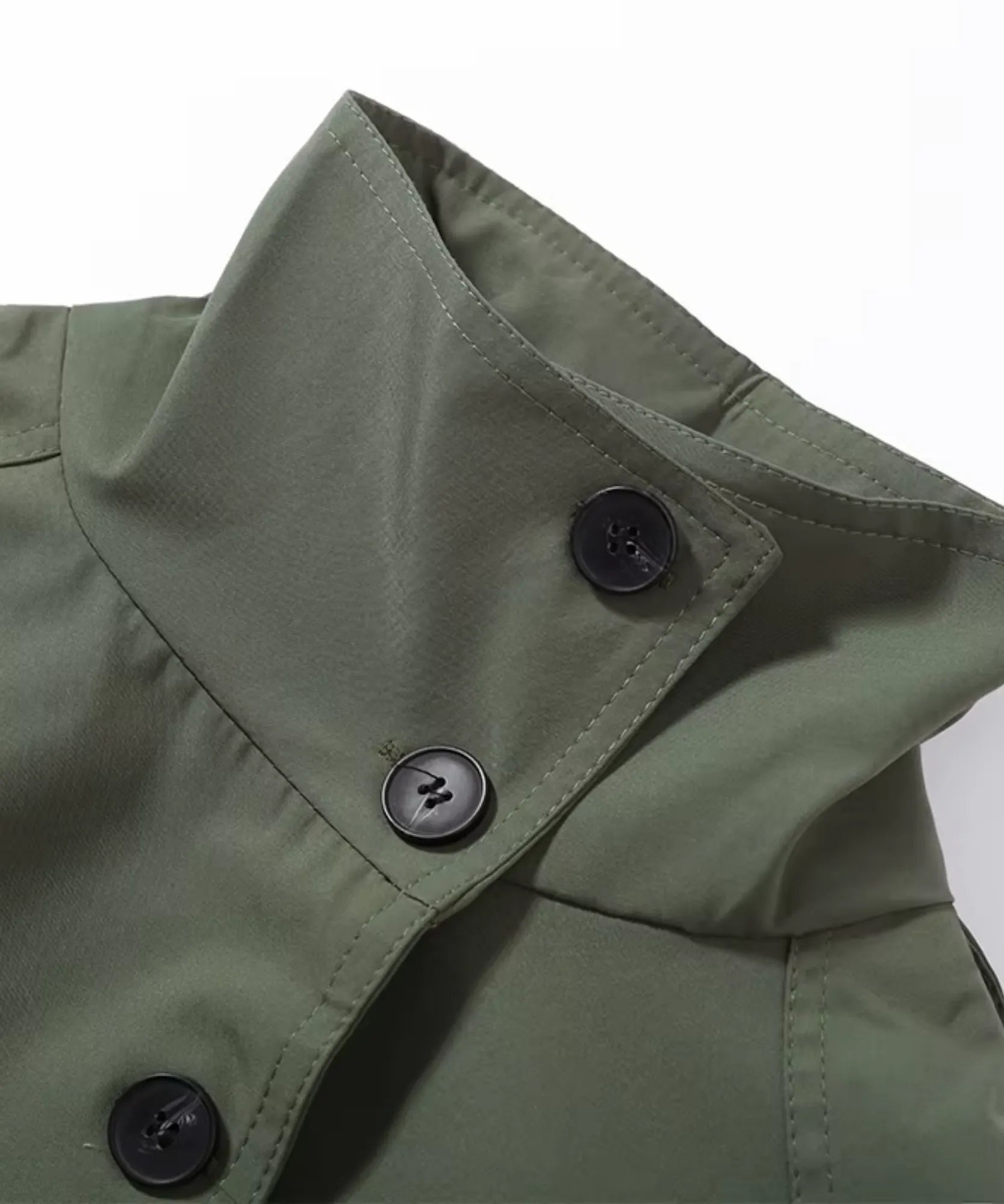 Women's short trench coat in olive green, detail of the funnel neck buttons